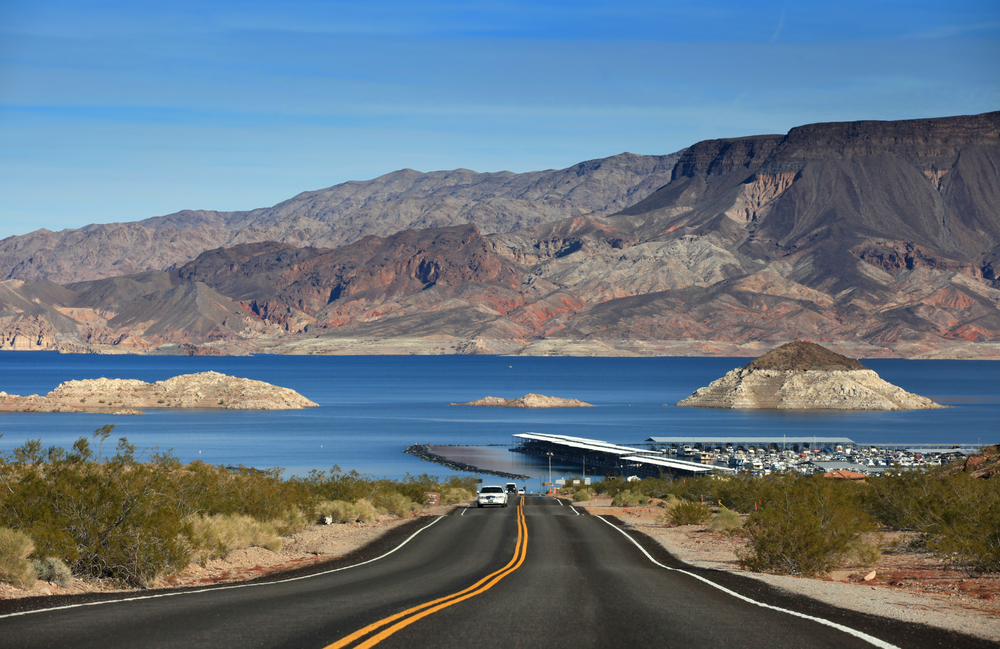 Driving to Lake MEad
