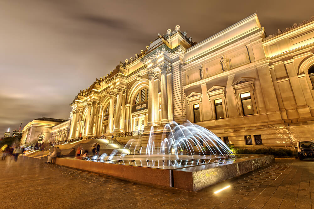 metropolitan museum of art, night view